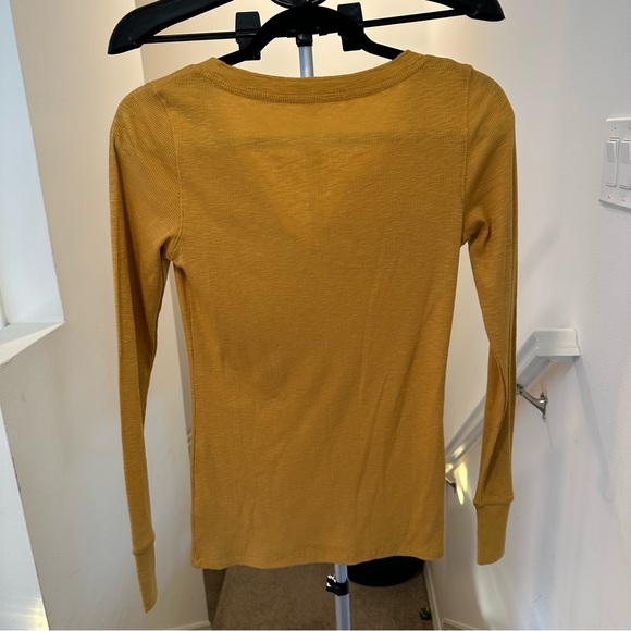 VTG Y2K Aeropostale Long Sleeve Aeropostale Ribbed Graphic Henley in Yellow NWOT - Picture 6 of 9